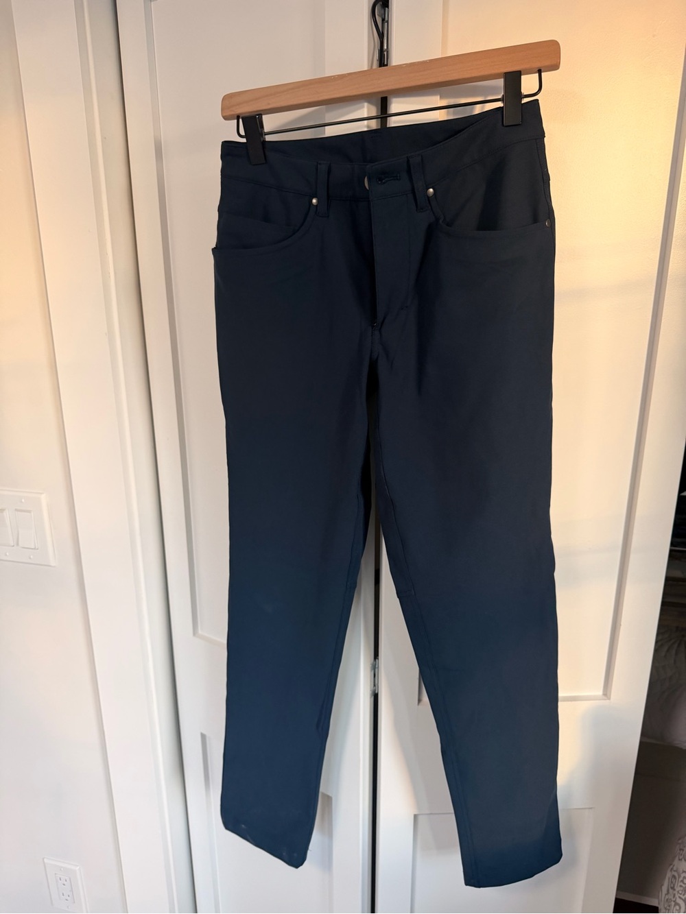 lululemon men’s ABC classic pant 26” x 32” true navy warpstreme